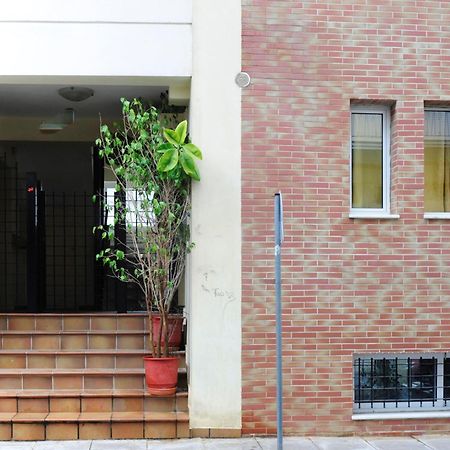 Downtown Central Suite With Private Parking 칼라마타 외부 사진