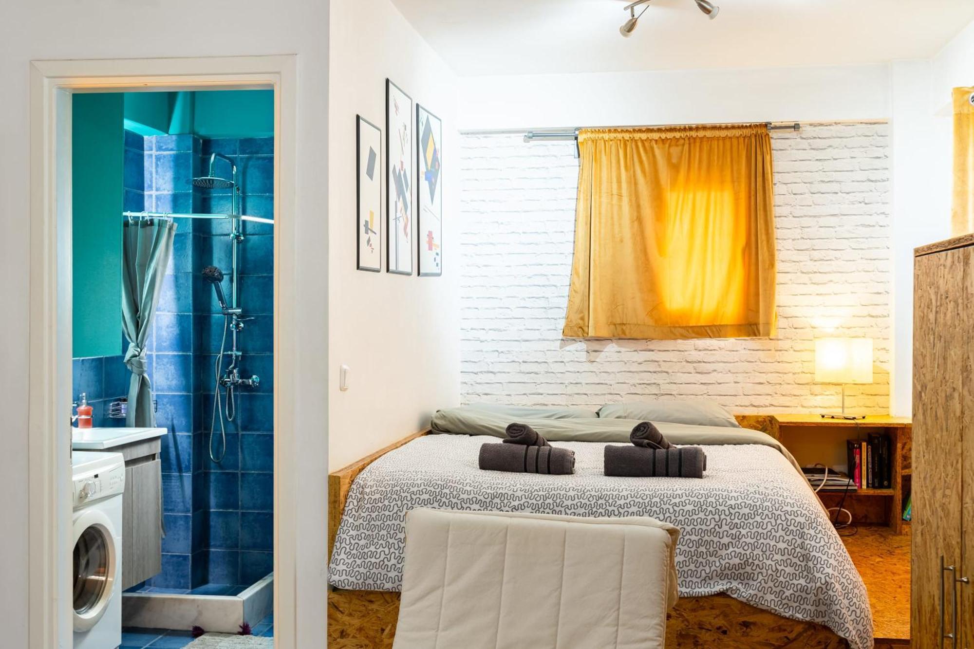 Downtown Central Suite With Private Parking 칼라마타 외부 사진