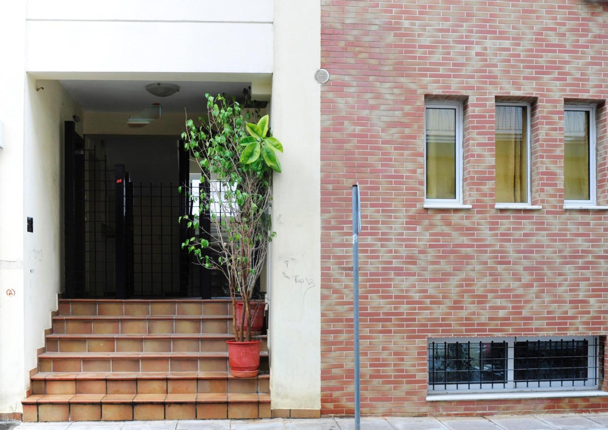Downtown Central Suite With Private Parking 칼라마타 외부 사진