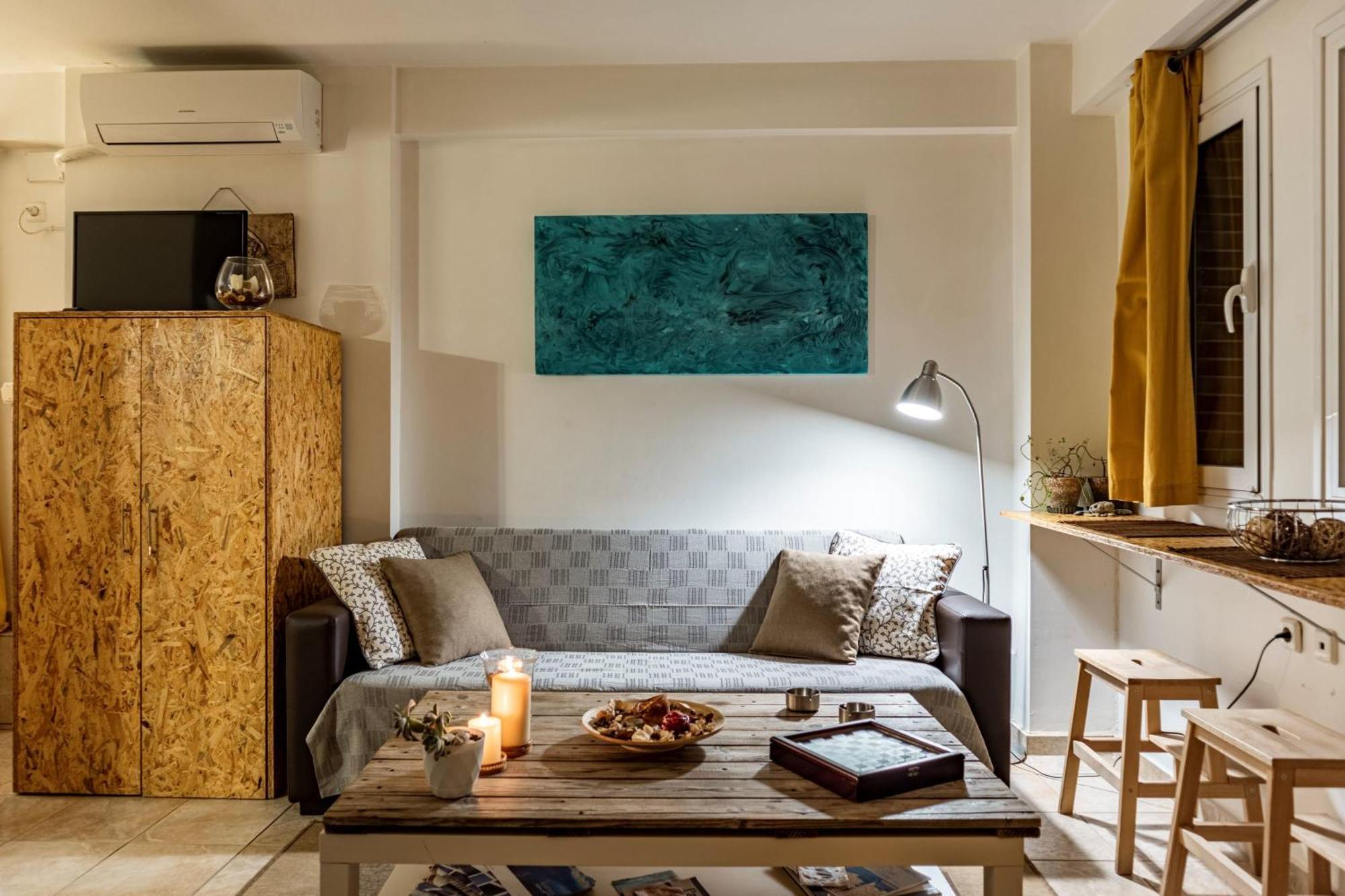 Downtown Central Suite With Private Parking 칼라마타 외부 사진