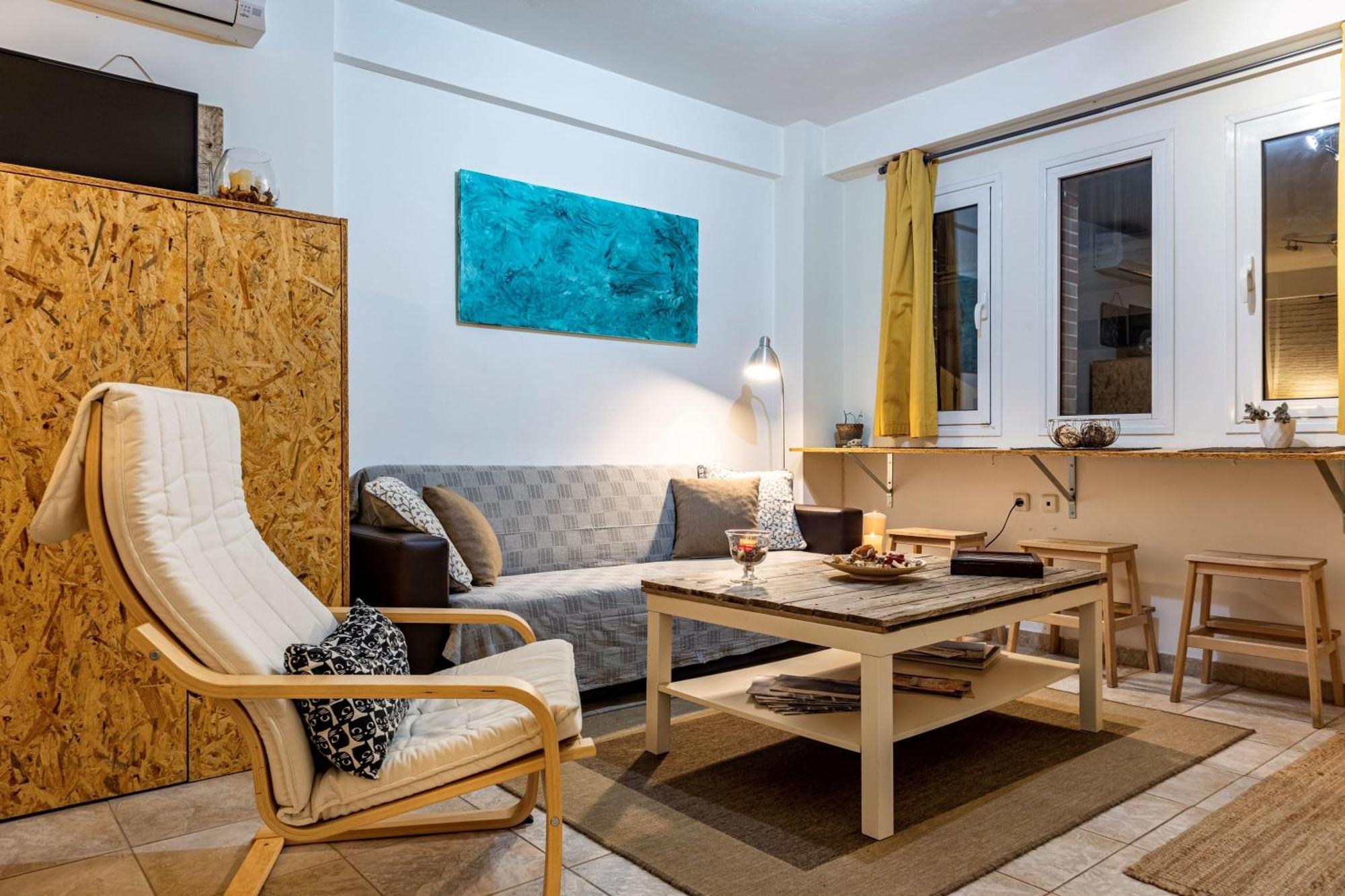 Downtown Central Suite With Private Parking 칼라마타 외부 사진